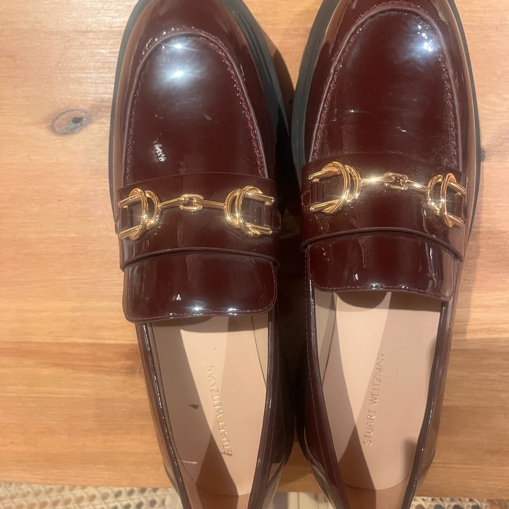 Stuart Weitzman lug sole Loafers in oxblood with Gold Buckle - Picture 5 of 7